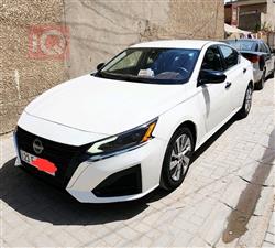 نيسان ألتيما